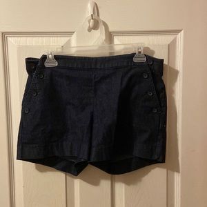 Stretchy denim shorts from Banana Republic. Size 2 (26”). Perfect condition